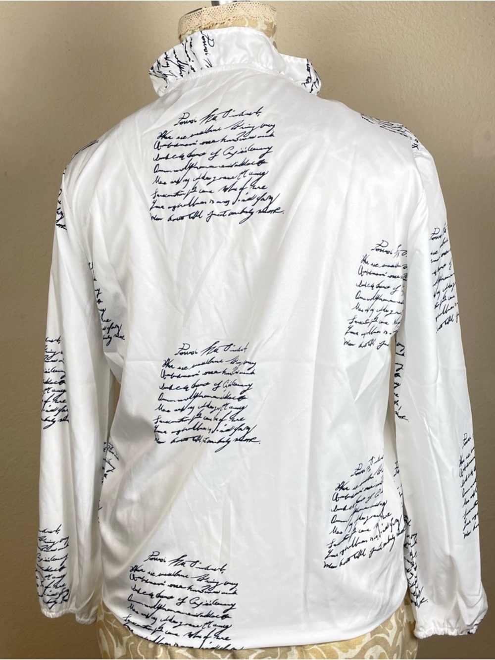 Women’s V-Neck Women’s White Ruffled Script Print Blouse - L - Picture 3 of 13